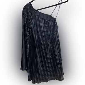 Xoxo One Sleeve Black Pleated Dress Size Small